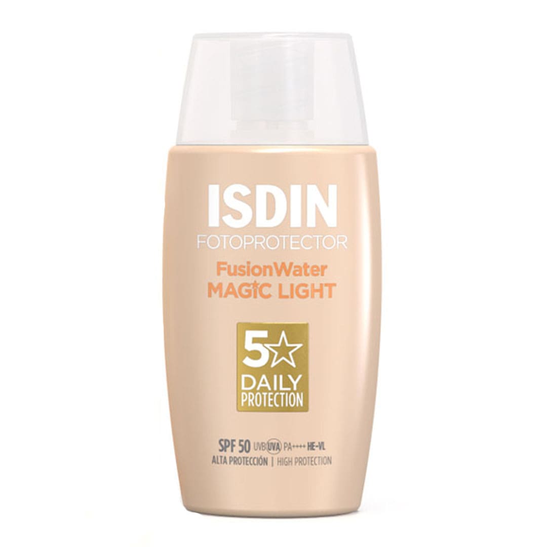 کرم ضد آفتاب رنگی ایزدین مدل Fusion Water Magic Light